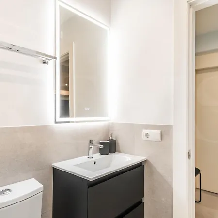 Intimate In The Heart Of By Rems Apartamento