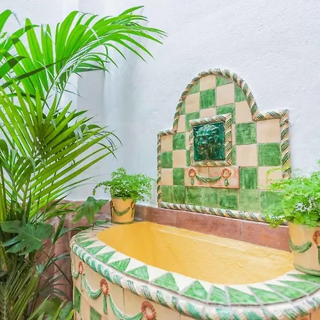 Intimate In The Heart Of By Rems Málaga