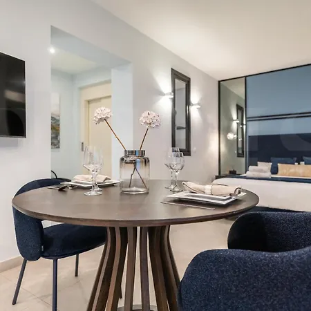 Intimate In The Heart Of By Rems Málaga
