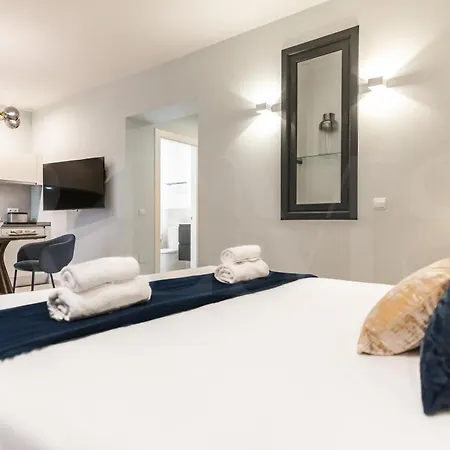 Intimate In The Heart Of By Rems Málaga
